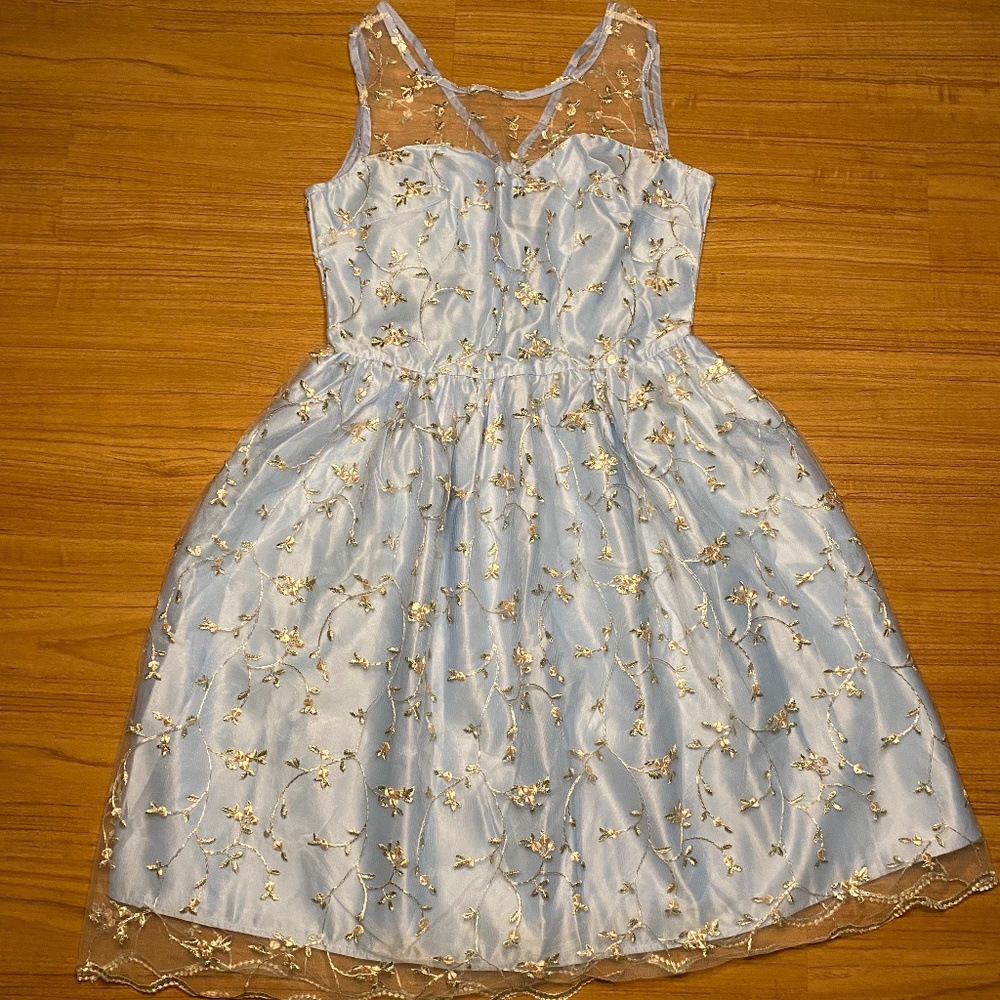 Blue floral lace dress juniors size M? Unbranded